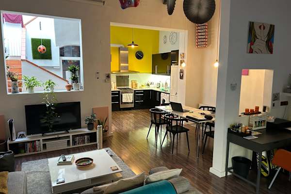 House sit in Barcelona, Spain