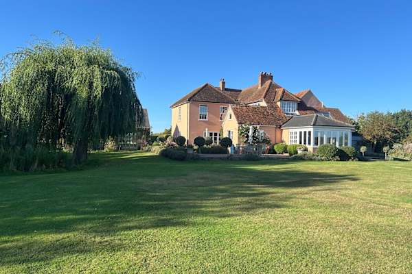 House sit in Thorpe le Soken, United Kingdom