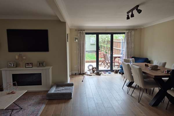 House sit in Guildford, United Kingdom