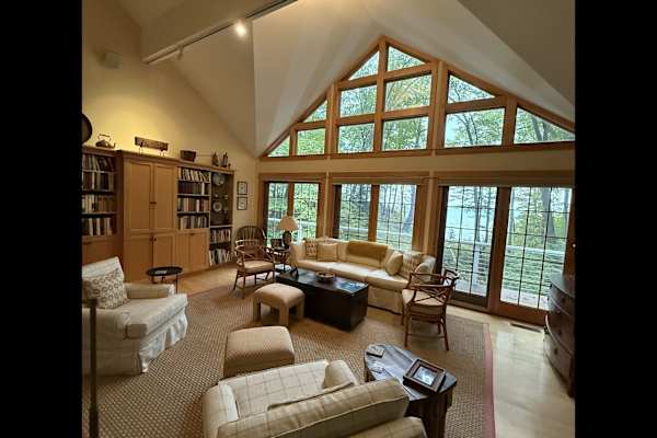 House sit in New Buffalo, MI, US