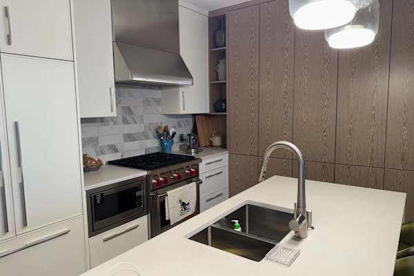 House sit in Victoria, BC, Canada