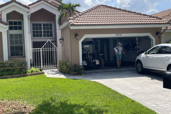 House sit in West Palm Beach, FL, US