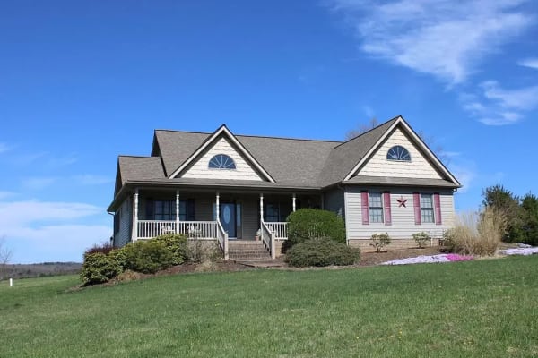 House sit in Laurel Fork, VA, US