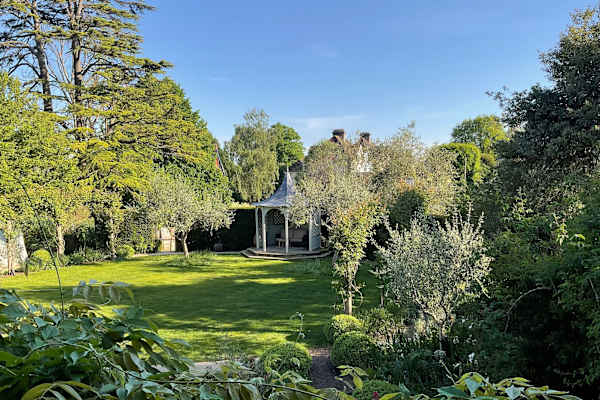 House sit in Winchester, United Kingdom