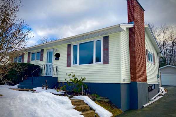 House sit in Lower Sackville, NS, Canada