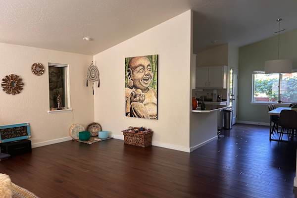 House sit in Talent, OR, US
