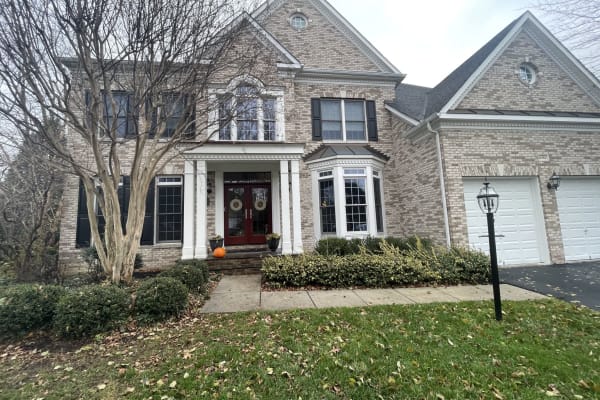 House sit in Ashburn, VA, US