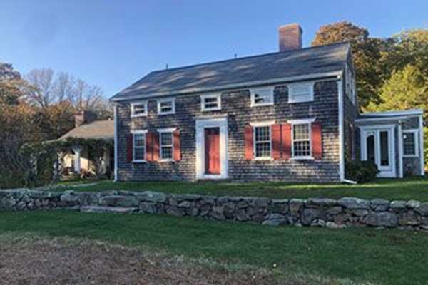 House sit in South Dartmouth, MA, US