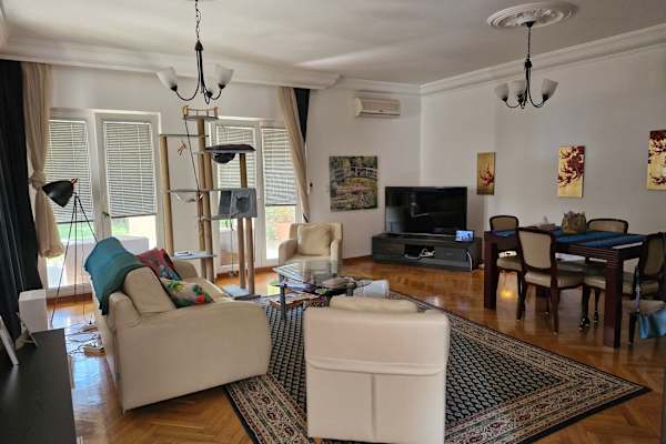 House sit in Belgrade, Serbia