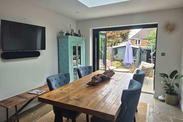 House sit in Reigate, United Kingdom