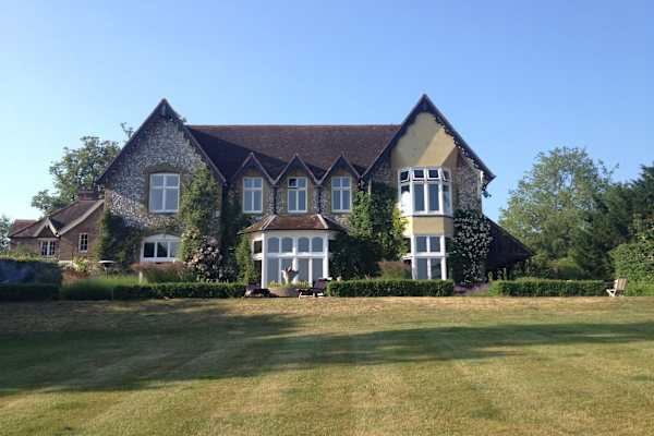 House sit in Mickleham, United Kingdom