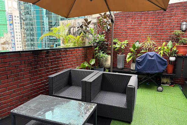 House sit in Wan Chai, Hong Kong