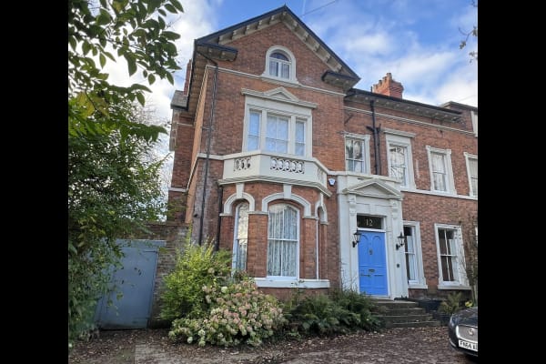 House sit in Liverpool, United Kingdom