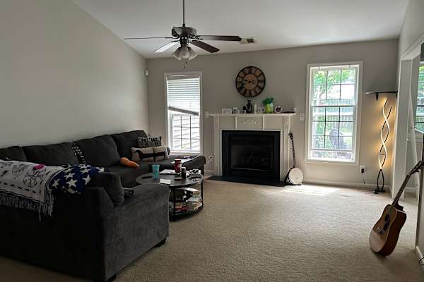 House sit in Fayetteville, NC, US