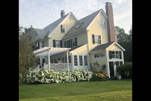 House sit in Weston, MA, US