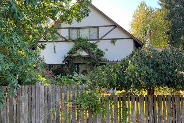 House sit in Qualicum Beach, BC, Canada