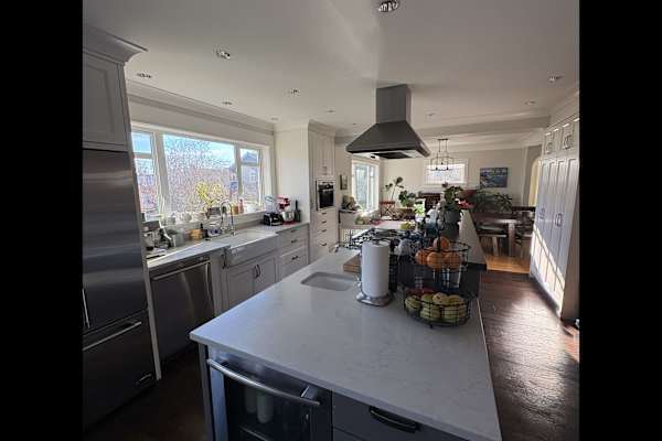 House sit in Victoria, BC, Canada