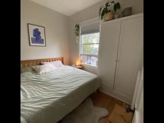 First bedroom:King-size bed, lots of natural West-facing light.