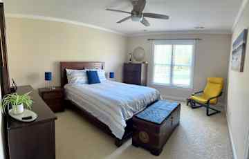 Guest bedroom