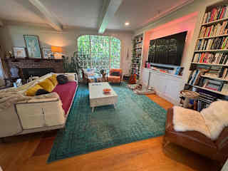 Living room/TV area