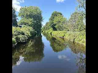 Walk 2 minutes from house