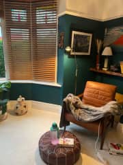 Front Living room 1
With book, TV, Dart board