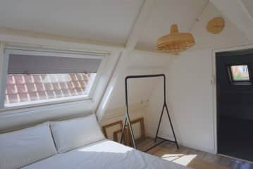 Extra bedroom (2nd floor, attic).