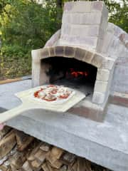 Wood-fired pizza oven