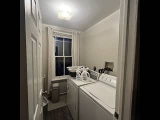 Laundry/kitty litter room