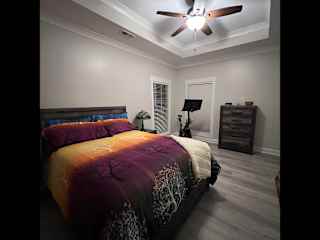 Guest bedroom w/private bath