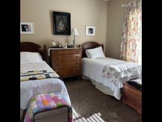 Guest bedroom. Can also be a king bed.