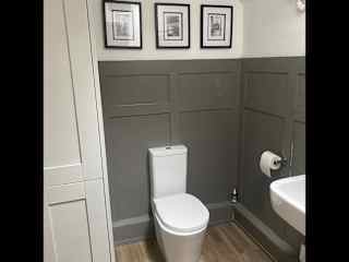 Downstairs loo / utility room