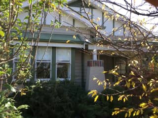 House is in the centre of Kyneton close to shops and restaurants.