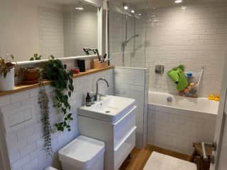 Bathtub upstairs