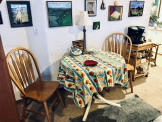 Eating area and coffee service cart