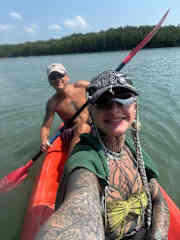 Max & me during our monkey exploring tour through the mangroves in koh lanta last month. We enjoy to learn more about wild animals and how they’re living