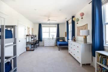 The "boys' room" with 3 twin beds