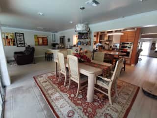 Family/dining room