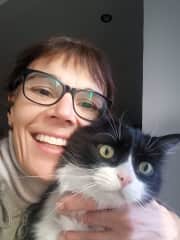 With Nino. he's a UNIQUE cat!
He just needs to talk! :)