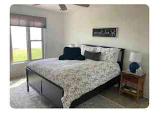 Queen room