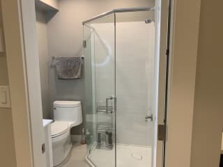 Guest ensuite bathroom