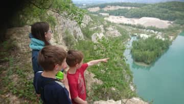 There are several quarries in the area, ideal for nature and adventure. special plants grow there and you can find fossils from the Cretaceous period.