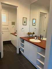 3 way bathroom
