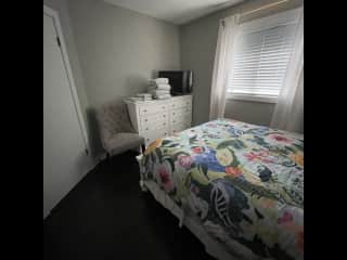 Guest room drawers and tv.