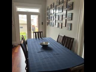 Diningroom table