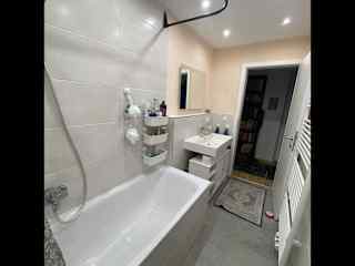 Bathtub and shower option.