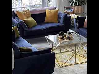 Lounge area overlooking the garden.