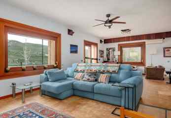 Large living room space to watch tv, listen to music, enjoy the views, or play some board games.