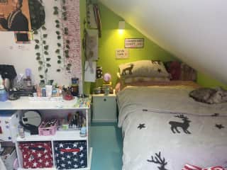 Single bedroom with eves