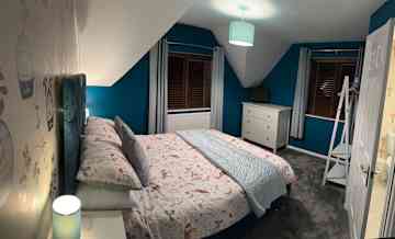 Guest King Size bed with ensuite shower room